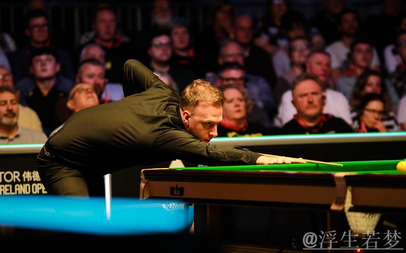 特鲁姆普击败布雷塞尔 挺进半决赛