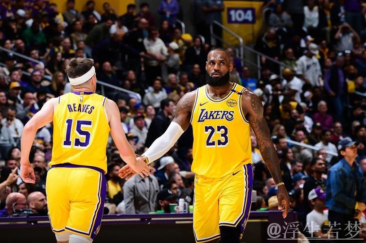 湖人不敌森林狼出局 詹姆斯22+7+6戈贝尔27+24 湖人不敌森林狼出局 詹姆斯22+7+6戈贝尔27+24